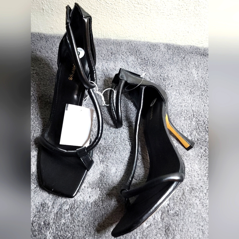 Express ankle strap black heels.  Sz 10. New